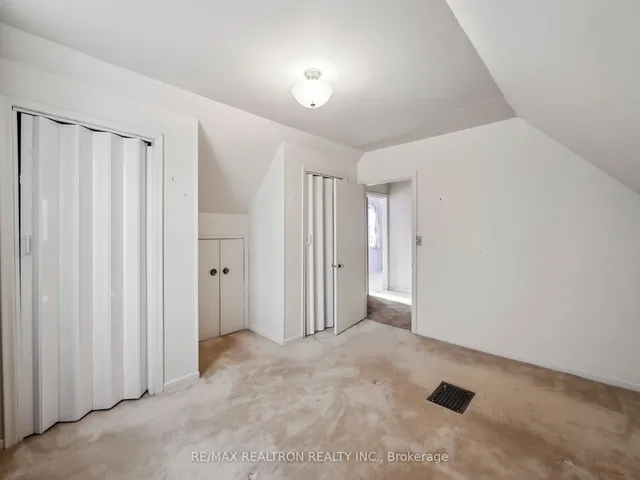 Additional image 24 of 75 Yorkview Dr