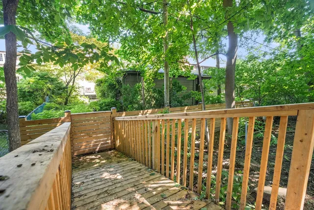 Additional image 39 of 241 Chaplin Cres