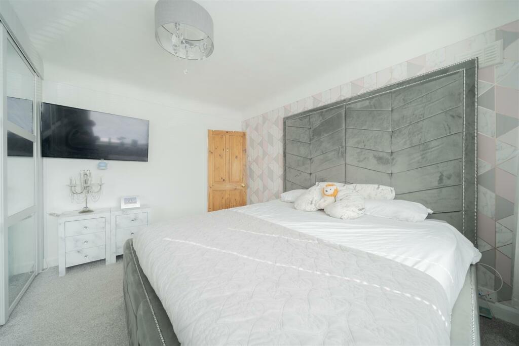 Additional image 17 of Low Wood Grove, Barnston, Wirral