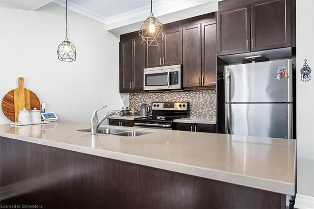 Additional image 16 of 75 Southshore Cres