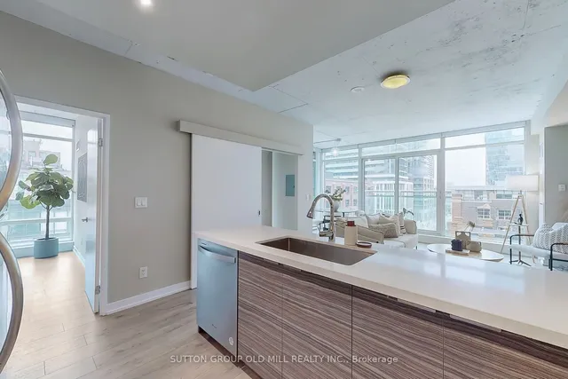 Additional image 10 of 333 Adelaide St Unit 504