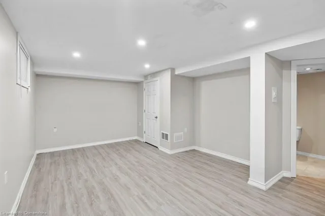 Additional image 39 of 116 Aubrey Ave