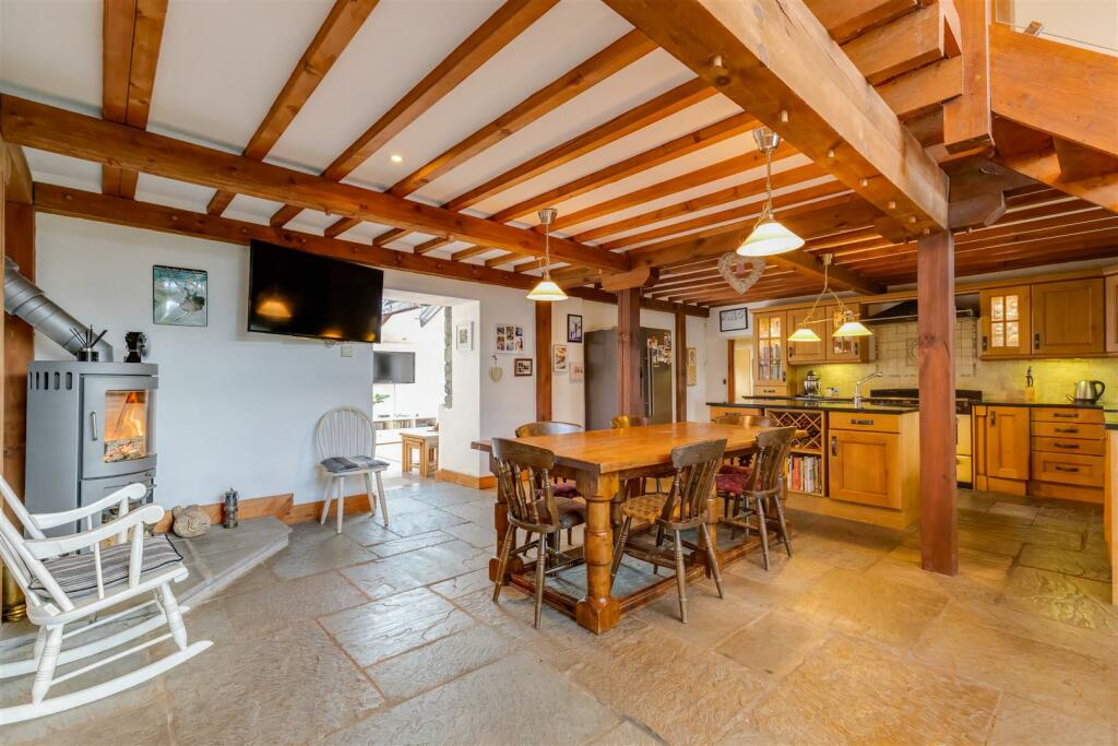 Additional image 21 of Kwisha, The Germonds, Watery Lane, Welsh St Donats, CF71 7SS