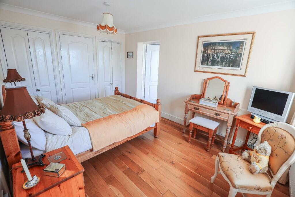 Additional image 13 of White Horses, Craig Yr Eos Road, Ogmore-By-Sea, Vale Of Glamorgan, CF32 0QN