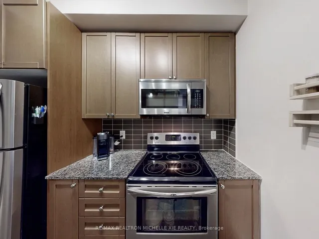 Additional image 12 of 151 Village Green Sq Unit 106