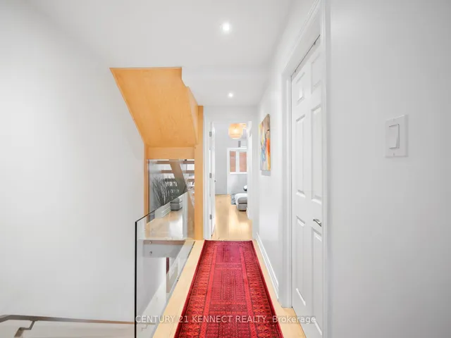 Additional image 21 of 570 Wellington St Unit 13A