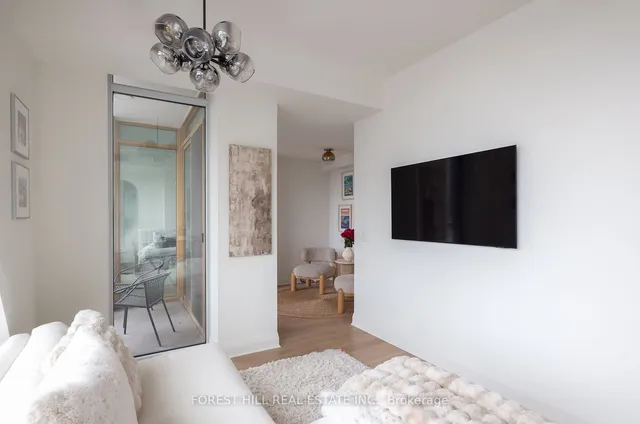 Additional image 15 of 151 Avenue Rd Unit 510