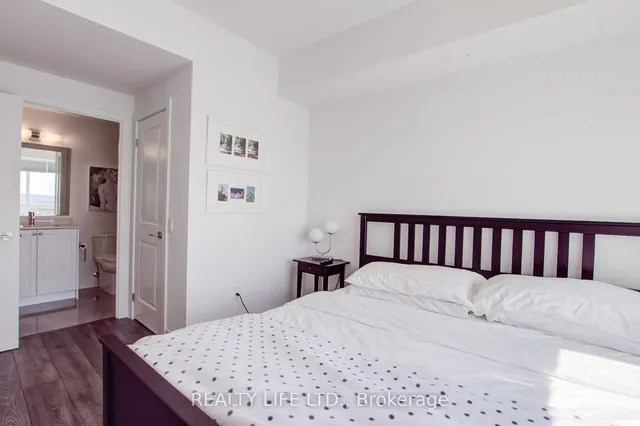 Additional image 17 of 1050 Main St Unit 1014