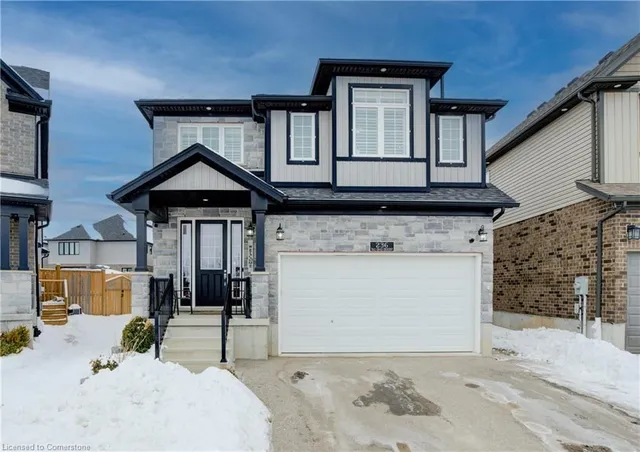 236 Tall Grass Cres