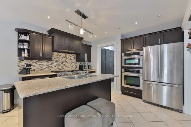 Additional image 9 of 395 Dymott Ave