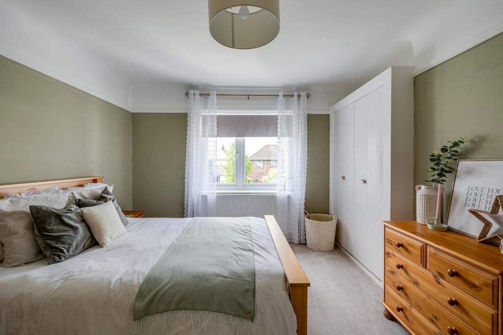 Additional image 12 of Long Lane, Upton, CH2