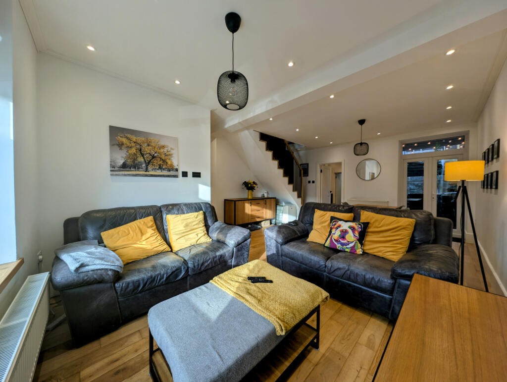 Additional image 31 of The Triangle, Caegarw