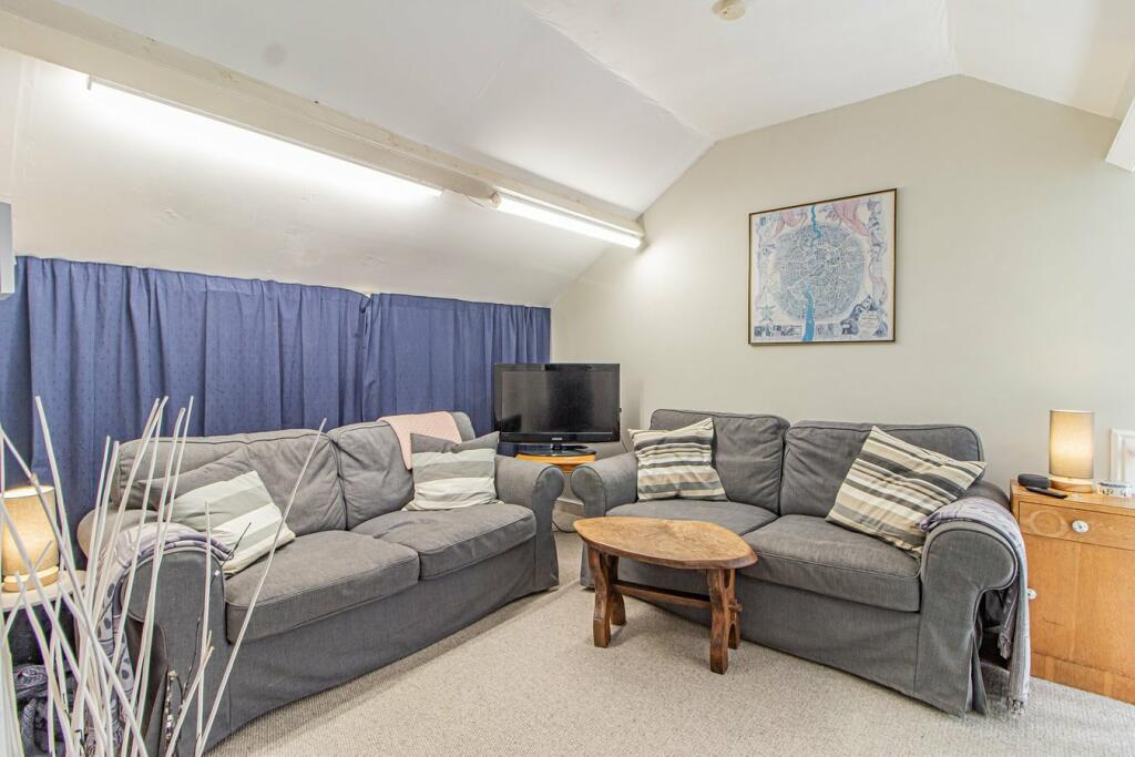 Additional image 26 of Llantrisant Road, Pontyclun, CF72