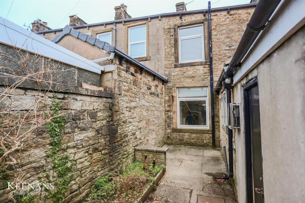 Additional image 21 of Straits Lane, Read