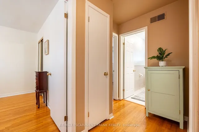 Additional image 19 of 2 Maria Crt