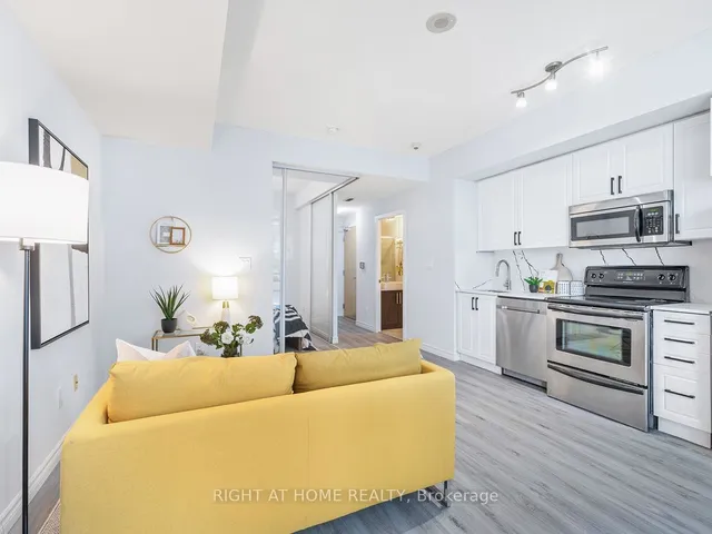 Additional image 3 of 65 Bremner Blvd Unit 1406