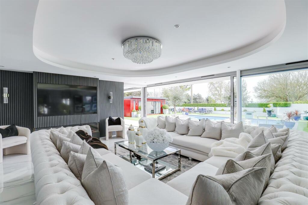 Additional image 36 of Sea View Court, Fontygary Road, Rhoose, Vale of Glamorgan, CF62 3FN