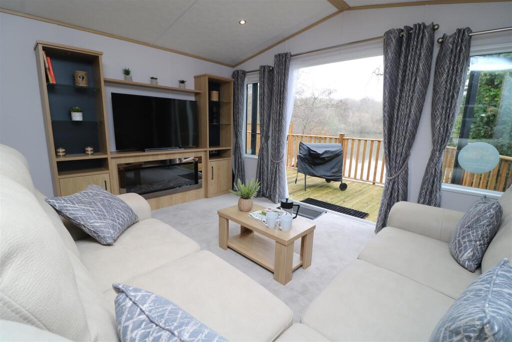 Additional image 4 of Lakeside view, Brokerswood