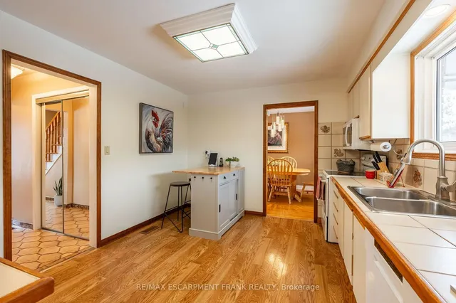 Additional image 16 of 2 Maria Crt