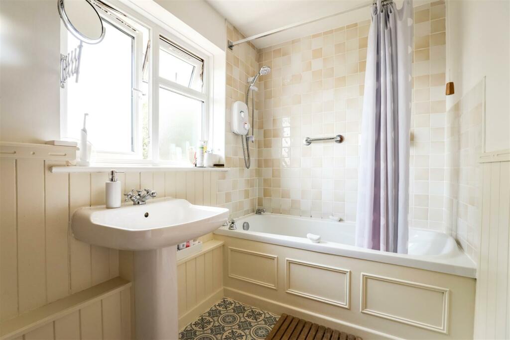 Additional image 22 of Tal Y Llyn, Castle Court, Llandough, Nr Cowbridge, Vale Of Glamorgan, CF71 7LZ