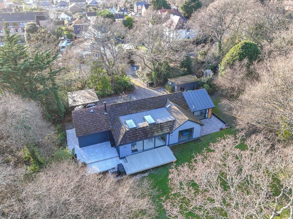 Chewton Common Road, Highcliffe, Christchurch, BH23