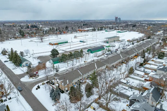 Additional image 39 of 130 Robert St Unit 6