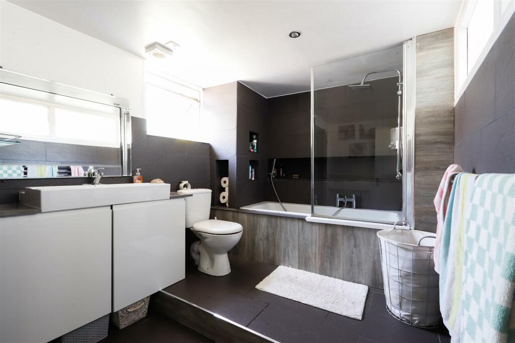 Additional image 9 of Main Street, Barry