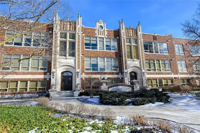 Additional image 2 of 397 King St Unit 205