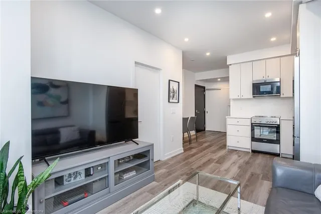 Additional image 7 of 15 Wellington St Unit 1101