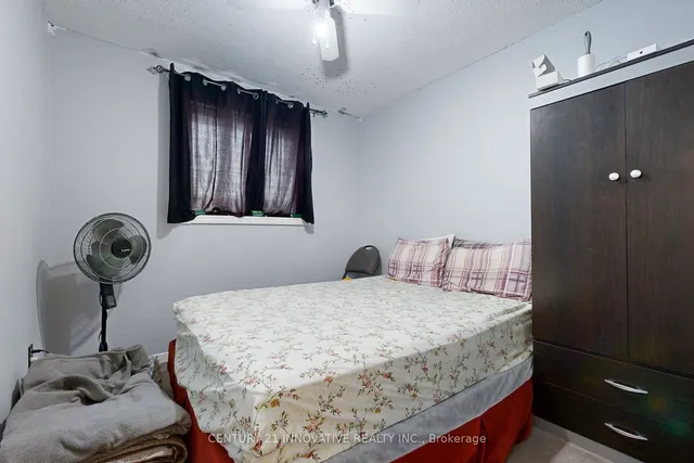 Additional image 16 of 18 Lowry Sq