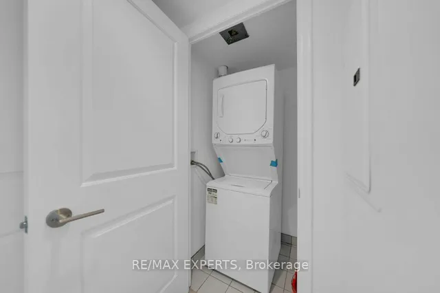 Additional image 8 of 65 E Liberty St Unit 818