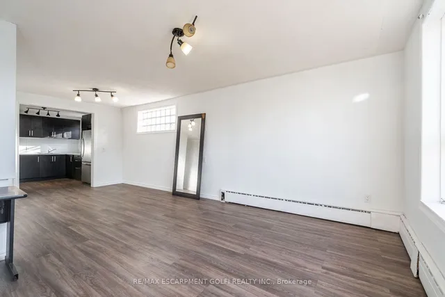 Additional image 11 of 1221 - 1223 MAIN St