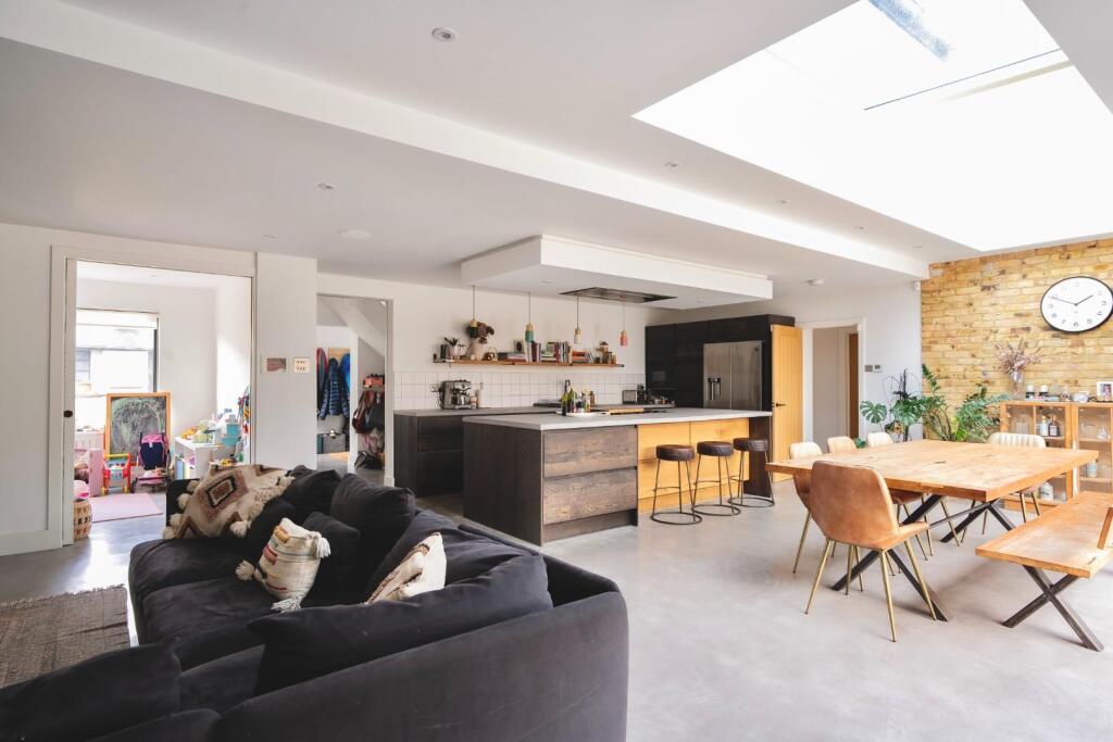 Additional image 20 of Robinswood Crescent, Penarth