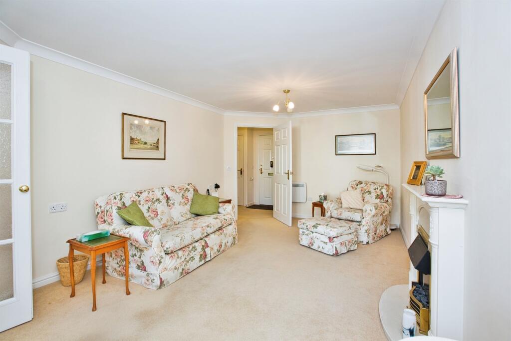 Additional image 5 of Somerton Road, Street