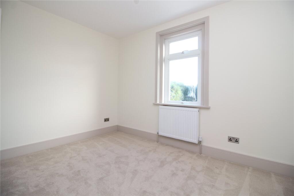 Additional image 13 of York Avenue, New Milton, Hampshire, BH25