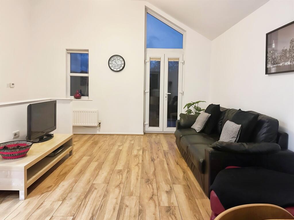 Additional image 4 of Clos Cwm Golau, Merthyr Tydfil