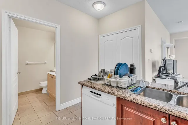 Additional image 7 of 1105 Leslie St Unit 1002