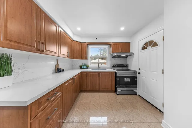 Additional image 11 of 48 Macdonell Ave