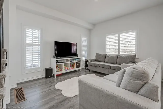 Additional image 10 of 44 Mccurdy Ave