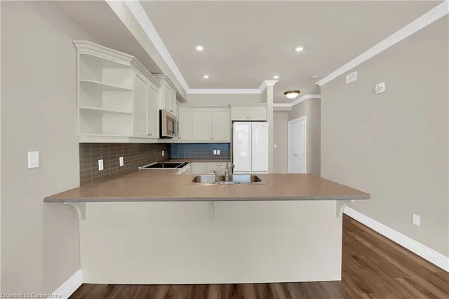 Additional image 10 of 3290 New St Unit 214