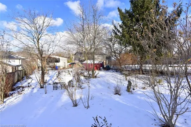 Additional image 34 of 40 Pleasant Ave