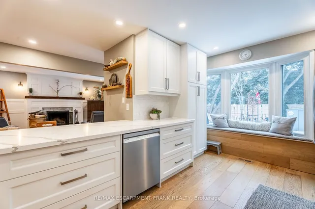 Additional image 14 of 371 Knightsbridge Cres