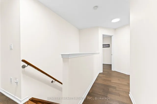 Additional image 29 of 915 Penson Cres