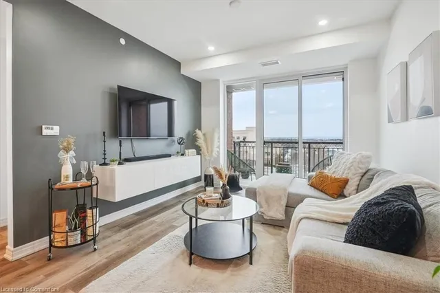 Additional image 4 of 2750 King St Unit 404