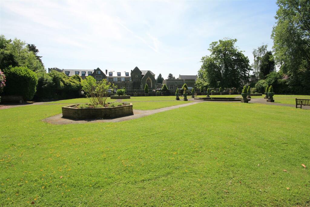 Additional image 14 of Western Courtyard, Talygarn, Pontyclun