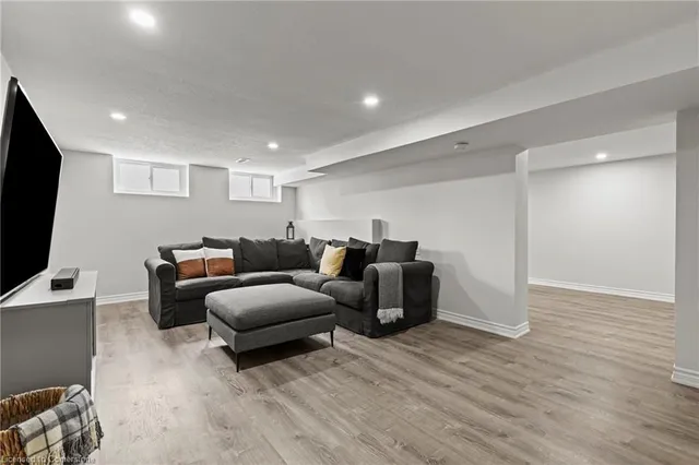 Additional image 18 of 1025 Plains View Ave