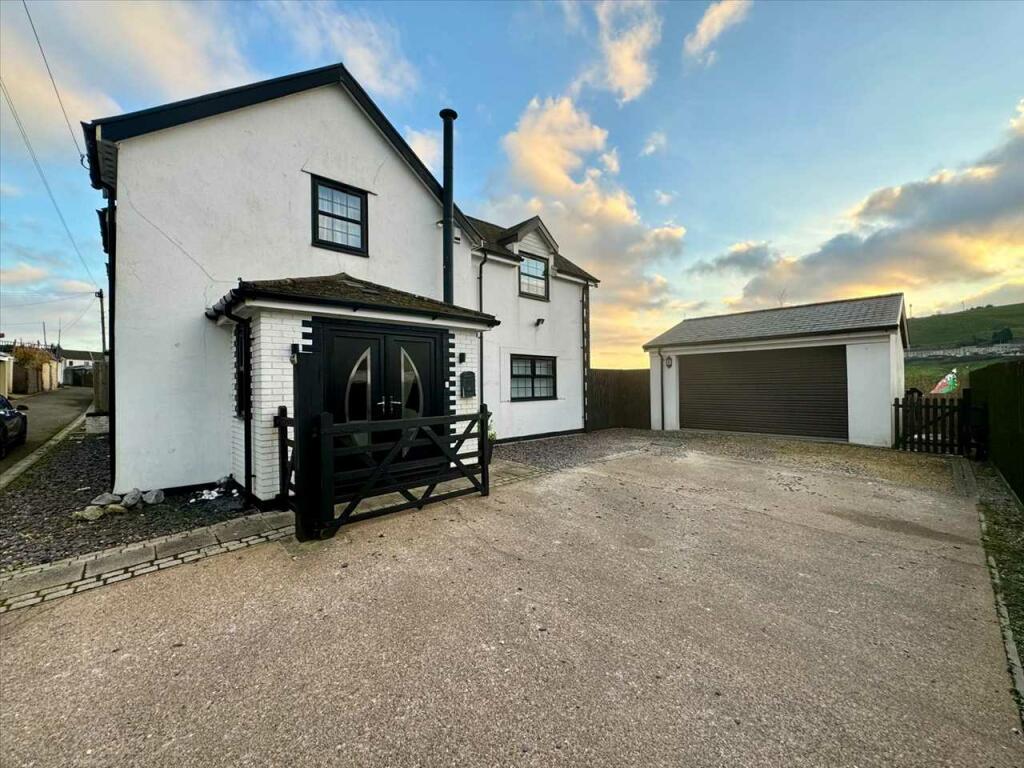 Primary image of New House, Rear Of 59 Edmondstown Road, Tonypandy
