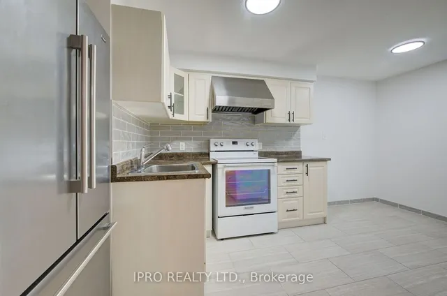 Additional image 28 of 18 Martinglen Cres