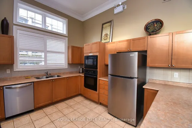 Additional image 30 of 2065 APPLEBY Line Unit 301