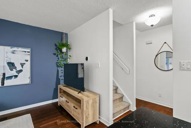 Additional image 15 of 22 Western Battery Rd Unit 106